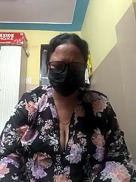 thehotlady online show from April 29, 2026, 3:11 am