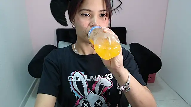 Snapshot of mia_sexgirl chatting on October 10, 2025, 12:17 pm mia sexgirl online show from October 10, 2025, 12:17 pm