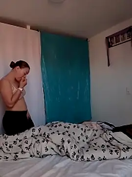 LaraCaliente online show from February 27, 2026, 12:05 pm