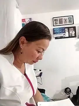 LaraCaliente online show from October 16, 2025, 9:06 am