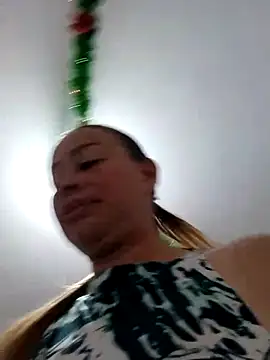 LaraCaliente online show from November 30, 2025, 2:34 am