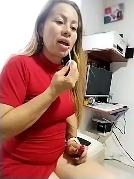 LaraCaliente online show from October 11, 2025, 10:33 pm