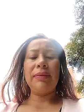 LaraCaliente online show from January 14, 2026, 4:43 pm