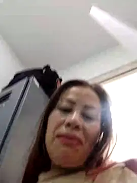 LaraCaliente online show from March 10, 2026, 2:10 pm