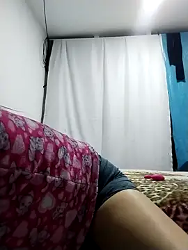 LaraCaliente online show from March 10, 2026, 1:09 am