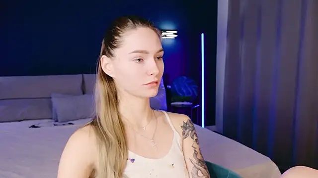 Snapshot of Melloudy chatting on November 16, 2025, 7:13 am Melloudy online show from November 16, 2025, 7:13 am