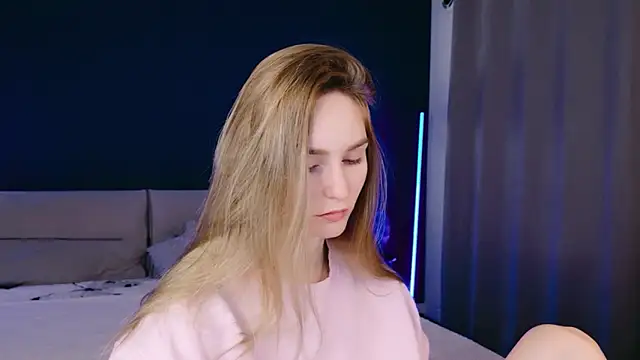 Snapshot of Melloudy chatting on December 1, 2025, 7:09 am Melloudy online show from December 1, 2025, 7:09 am