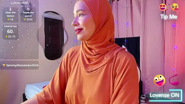 ShanaJamil online show from October 17, 2025, 4:31 pm