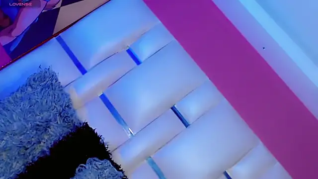 JessiscaWalker online show from December 19, 2025, 7:49 pm