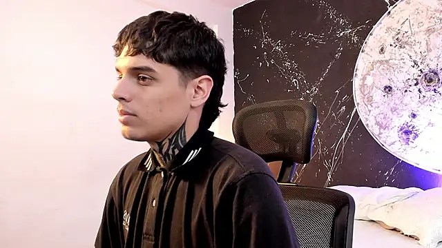 Declan-Fox online show from October 12, 2025, 12:17 pm