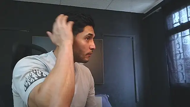 Snapshot of RichardMilleer chatting on July 23, 2026, 3:52 pm RichardMilleer online show from July 23, 2026, 3:52 pm
