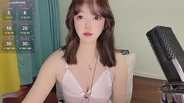 Lucky Cici online show from December 22, 2025, 11:49 pm