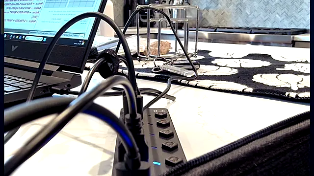 3totangox online show from November 7, 2025, 7:29 pm