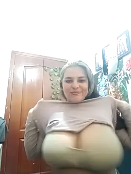 Snapshot of Rose_Jessy chatting on September 12, 2025, 5:56 pm Rose Jessy online show from September 12, 2025, 5:56 pm