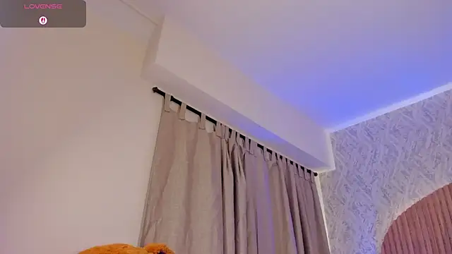Sophiie Belle online show from September 30, 2025, 8:37 pm
