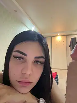 Snapshot of milka_catt chatting on December 16, 2025, 6:56 pm milka catt online show from December 16, 2025, 6:56 pm