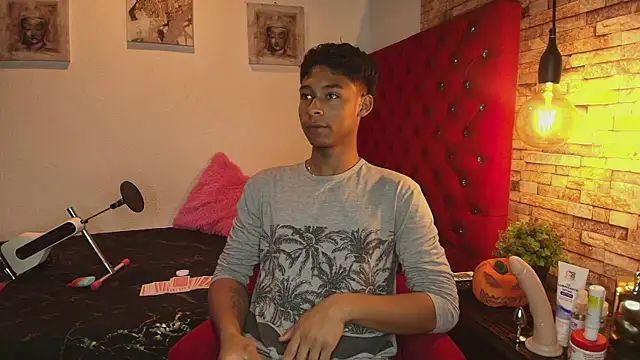 Snapshot of CoffeNaughty_nom chatting on October 15, 2025, 3:27 am CoffeNaughty nom online show from October 15, 2025, 3:27 am