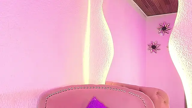 Snapshot of CoffeNaughty_nom chatting on December 5, 2025, 4:44 am CoffeNaughty nom online show from December 5, 2025, 4:44 am