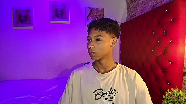 Snapshot of CoffeNaughty_nom chatting on November 14, 2025, 3:10 am CoffeNaughty nom online show from November 14, 2025, 3:10 am