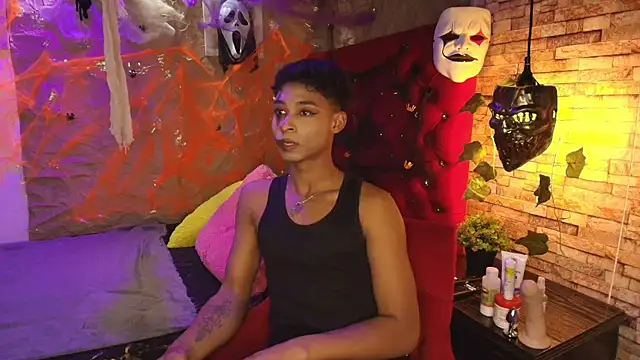 Snapshot of CoffeNaughty_nom chatting on October 30, 2025, 5:17 am CoffeNaughty nom online show from October 30, 2025, 5:17 am