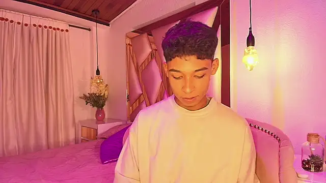 Snapshot of CoffeNaughty_nom chatting on December 14, 2025, 6:41 am CoffeNaughty nom online show from December 14, 2025, 6:41 am