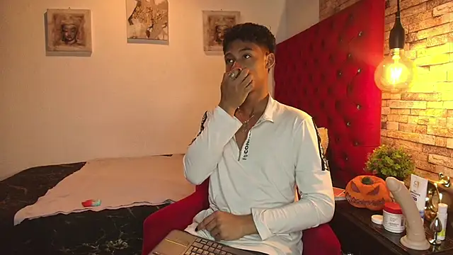 Snapshot of CoffeNaughty_nom chatting on October 16, 2025, 3:26 am CoffeNaughty nom online show from October 16, 2025, 3:26 am