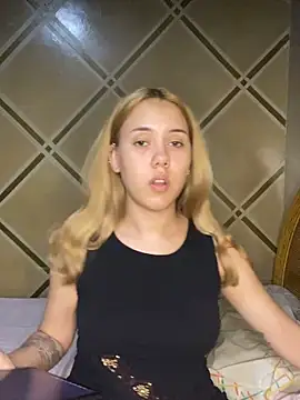 coupleyys online show from May 6, 2026, 7:07 pm