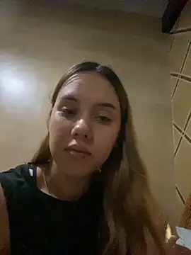 Snapshot of coupleyys chatting on November 26, 2025, 9:15 pm coupleyys online show from November 26, 2025, 9:15 pm