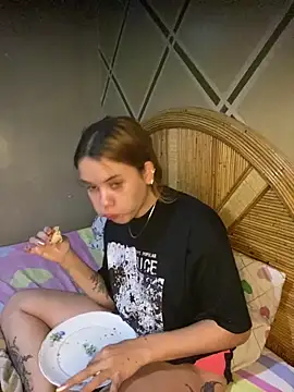 coupleyys online show from February 25, 2026, 2:17 pm