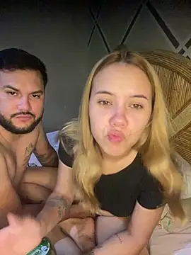 coupleyys online show from April 4, 2026, 2:07 am