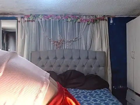 Snapshot of skarleth_hot21 chatting on November 2, 2025, 8:25 pm skarleth hot21 online show from November 2, 2025, 8:25 pm