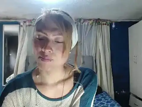 Snapshot of skarleth_hot21 chatting on October 13, 2025, 7:59 pm skarleth hot21 online show from October 13, 2025, 7:59 pm