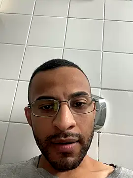 pauzudomoreno1 online show from December 14, 2025, 7:19 pm