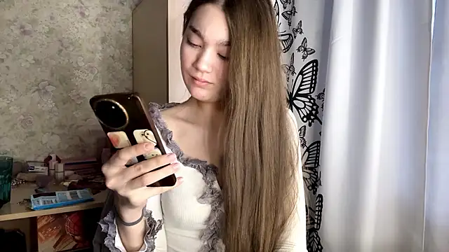 Cuteviola online show from February 17, 2026, 10:29 pm