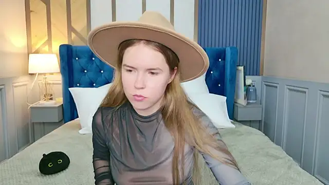 Snapshot of Alida_Brice chatting on November 21, 2025, 5:56 pm Alida Brice online show from November 21, 2025, 5:56 pm