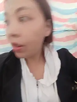 Snapshot of -Miu-98 chatting on May 19, 2026, 11:06 am -Miu-98 online show from May 19, 2026, 11:06 am