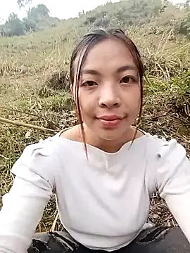 Snapshot of -Miu-98 chatting on December 23, 2025, 12:33 am -Miu-98 online show from December 23, 2025, 12:33 am