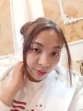 Snapshot of -Miu-98 chatting on April 2, 2026, 4:24 pm -Miu-98 online show from April 2, 2026, 4:24 pm