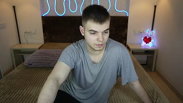 Snapshot of Vikki_George chatting on December 1, 2025, 1:28 am Vikki George online show from December 1, 2025, 1:28 am