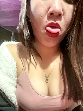 Luna-ass online show from November 25, 2025, 12:00 am