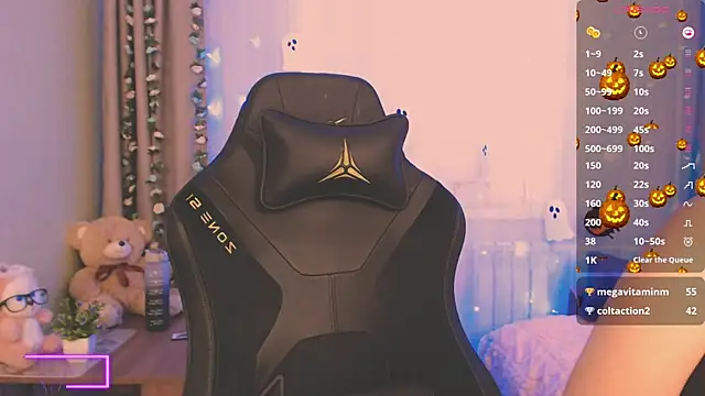 Snapshot of AlissaKiss1 chatting on November 7, 2025, 4:39 am AlissaKiss1 online show from November 7, 2025, 4:39 am