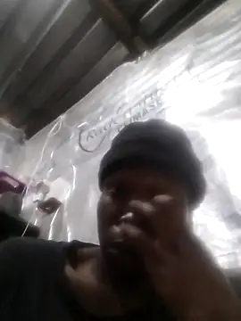 Snapshot of Msoon001 chatting on October 14, 2025, 4:24 am Msoon001 online show from October 14, 2025, 4:24 am