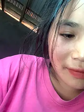 Snapshot of Luna-xinh04 chatting on September 28, 2025, 6:09 am Luna-xinh04 online show from September 28, 2025, 6:09 am
