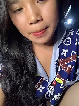 Snapshot of Luna-xinh04 chatting on September 25, 2025, 8:42 am Luna-xinh04 online show from September 25, 2025, 8:42 am