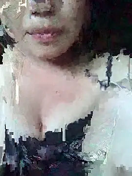 Snapshot of Luna-xinh04 chatting on September 24, 2025, 5:36 am Luna-xinh04 online show from September 24, 2025, 5:36 am