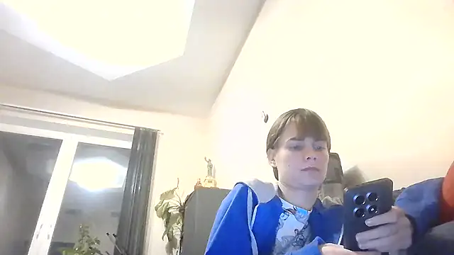 Loriven online show from October 28, 2025, 6:40 pm