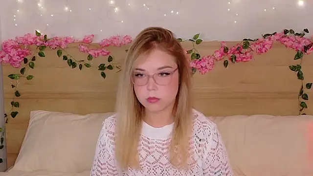 Snapshot of Lilith_Bonheur chatting on October 11, 2025, 8:10 pm Lilith Bonheur online show from October 11, 2025, 8:10 pm