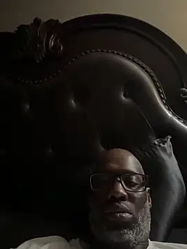 1HOEBOSS online show from March 4, 2026, 3:47 am