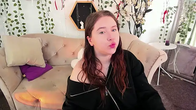 Snapshot of Selena_Muse chatting on March 4, 2026, 1:30 pm Selena Muse online show from March 4, 2026, 1:30 pm