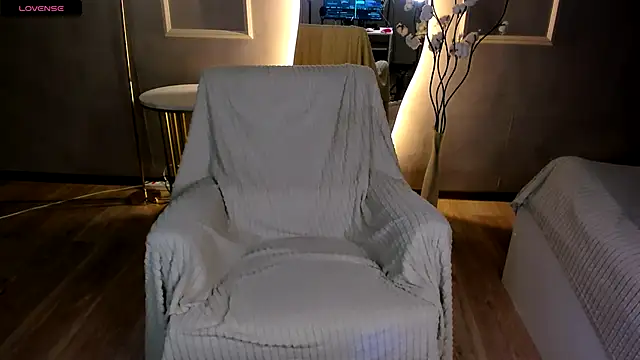 Snapshot of Selena_Muse chatting on November 14, 2025, 5:44 am Selena Muse online show from November 14, 2025, 5:44 am